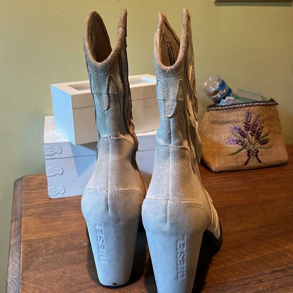 🚫NOT MEEK/MILD Diesel Madchen Beige & Tan Mid Calf Suede Cowboy Boots - Picture 3 of 9